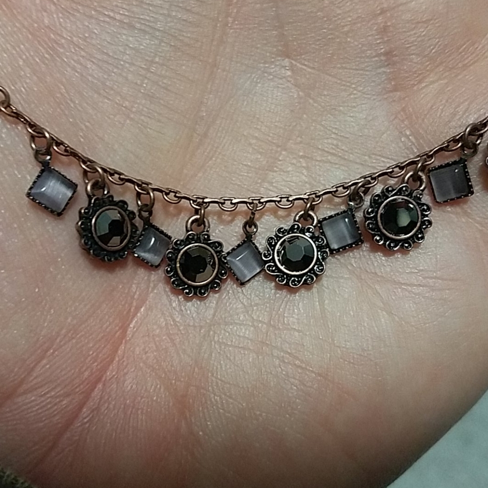 Necklace and Earrings set - Picture 5 of 7